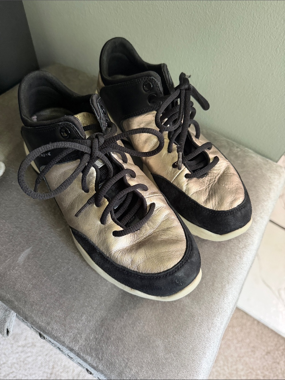 Woman’s size 7  Casual Lace-Up Sneakers in Black and Metallic Cream